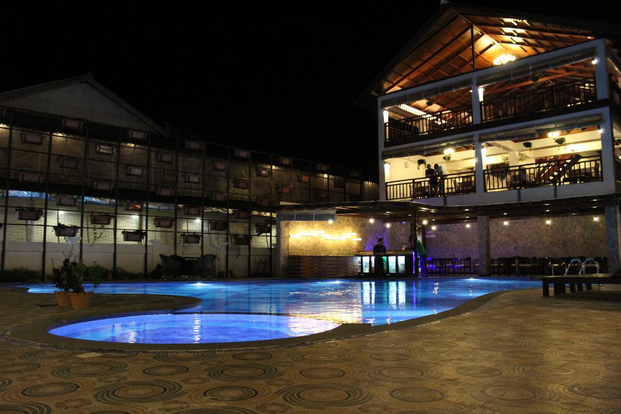 Symphony Summer Sands Beach Resort And Spa Ram Nagar Экстерьер фото