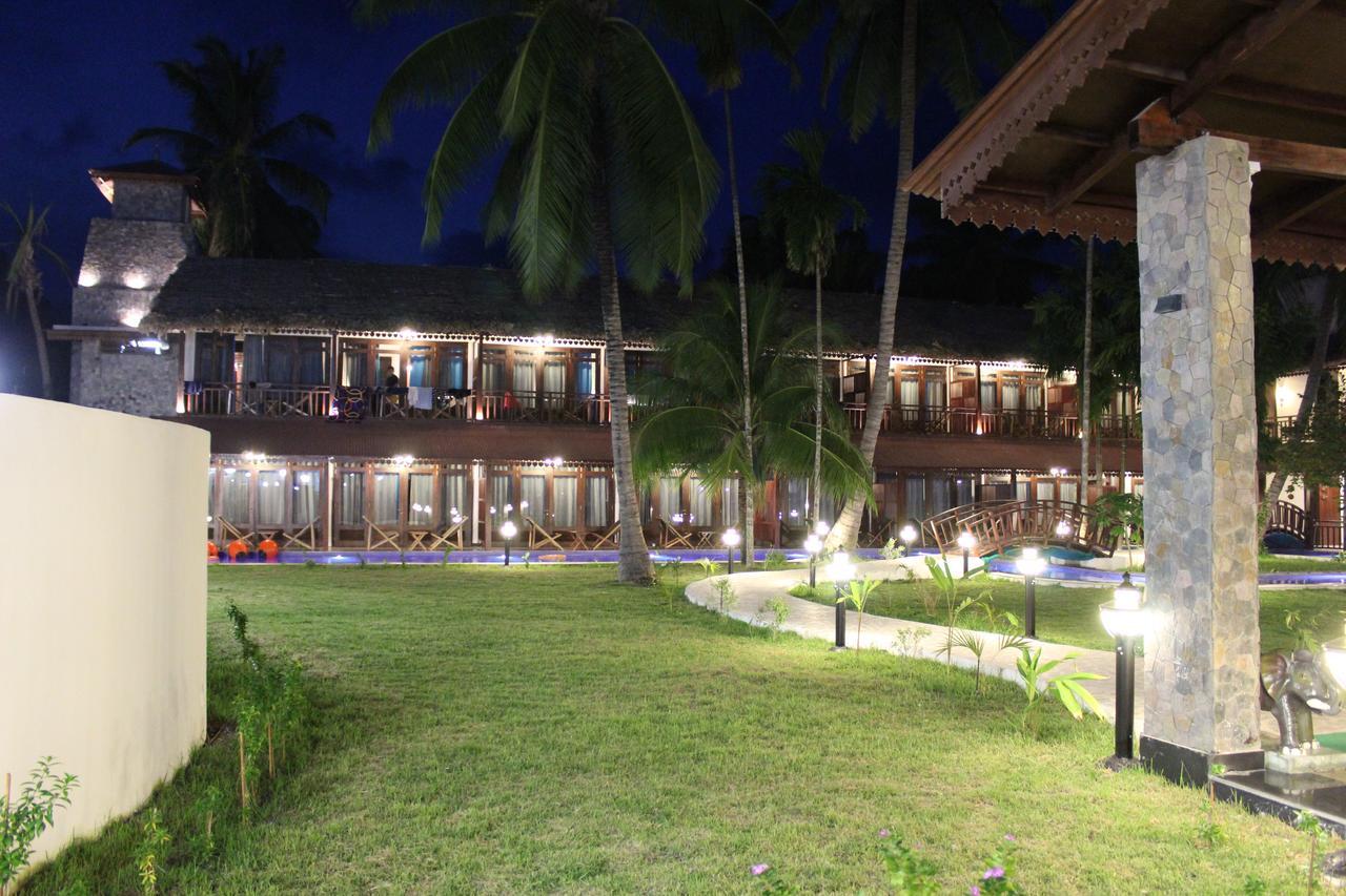 Symphony Summer Sands Beach Resort And Spa Ram Nagar Экстерьер фото