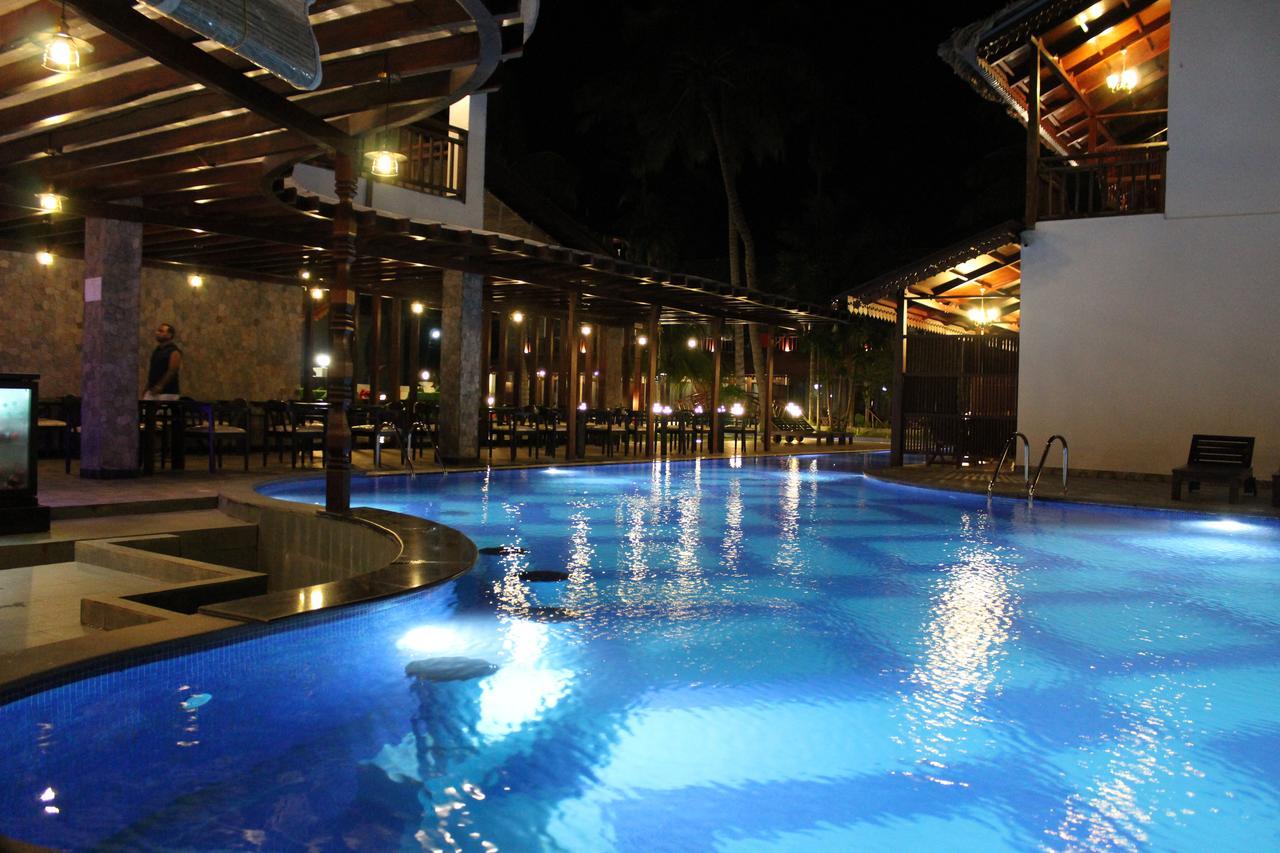 Symphony Summer Sands Beach Resort And Spa Ram Nagar Экстерьер фото