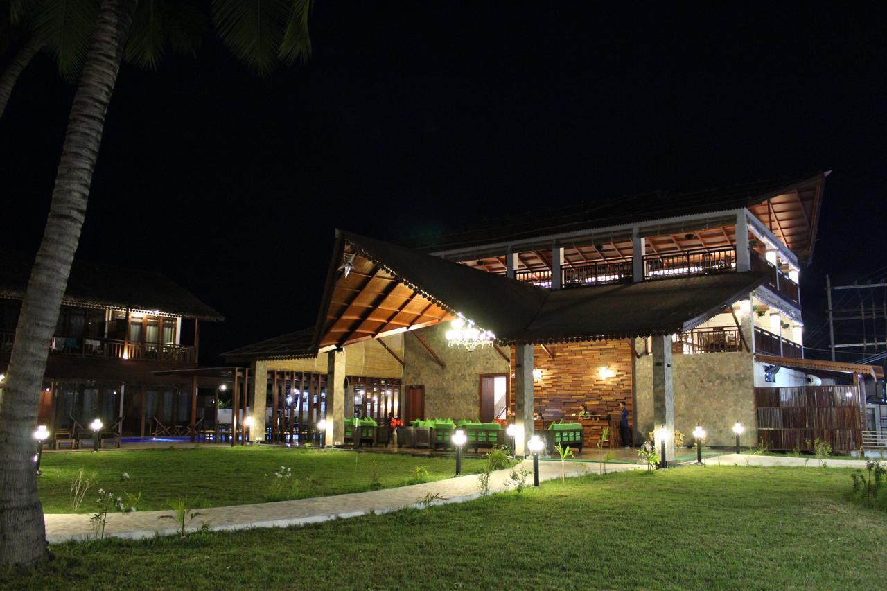 Symphony Summer Sands Beach Resort And Spa Ram Nagar Экстерьер фото