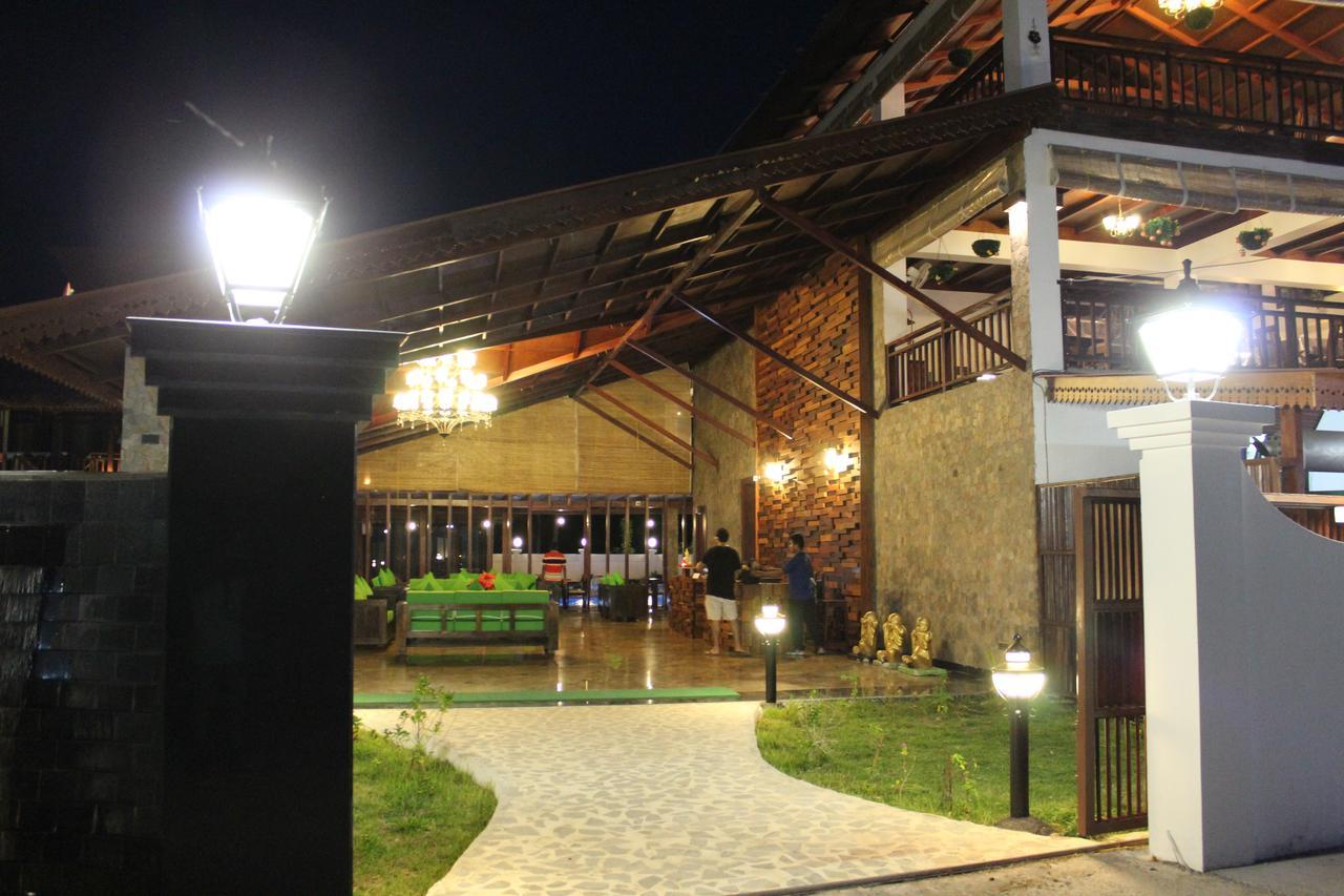 Symphony Summer Sands Beach Resort And Spa Ram Nagar Экстерьер фото